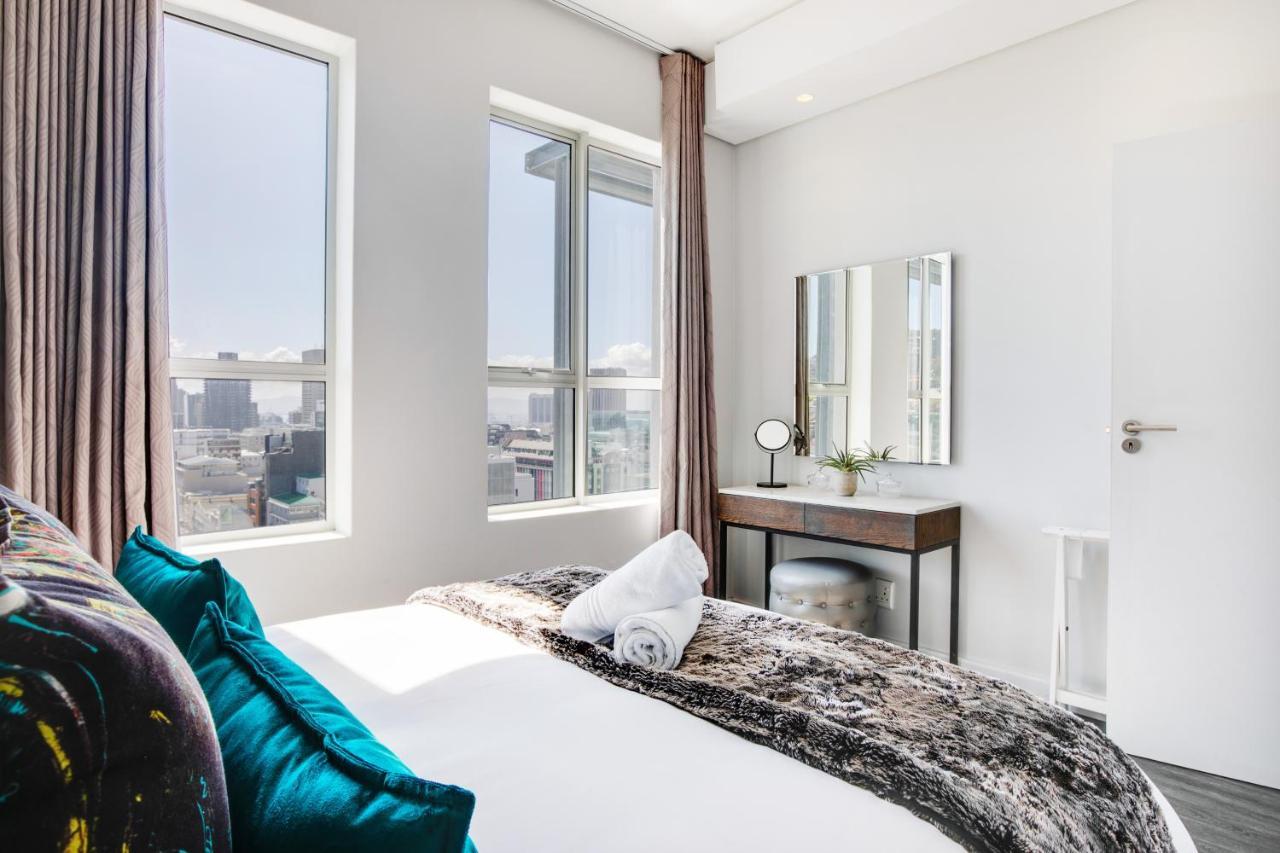 Backup-Powered Trendy City Sanctuary Kaapstad Buitenkant foto